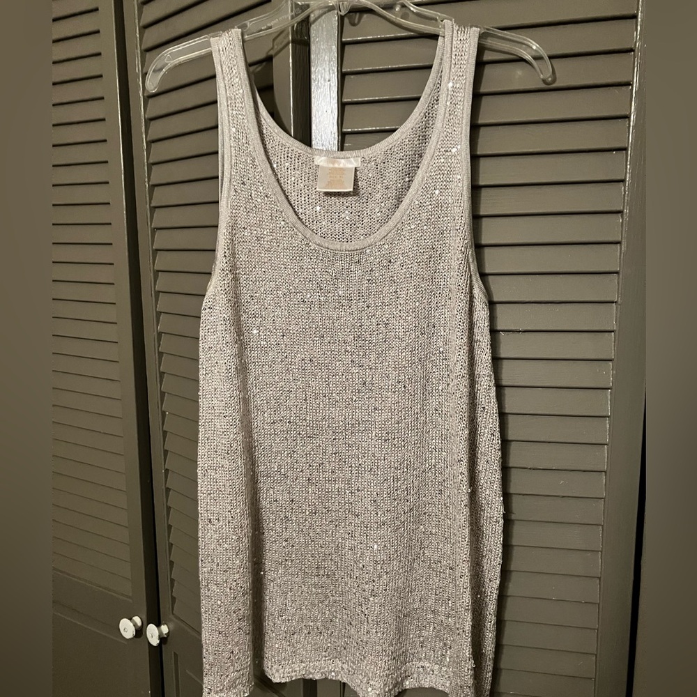 Sequin tank top. Taupe color